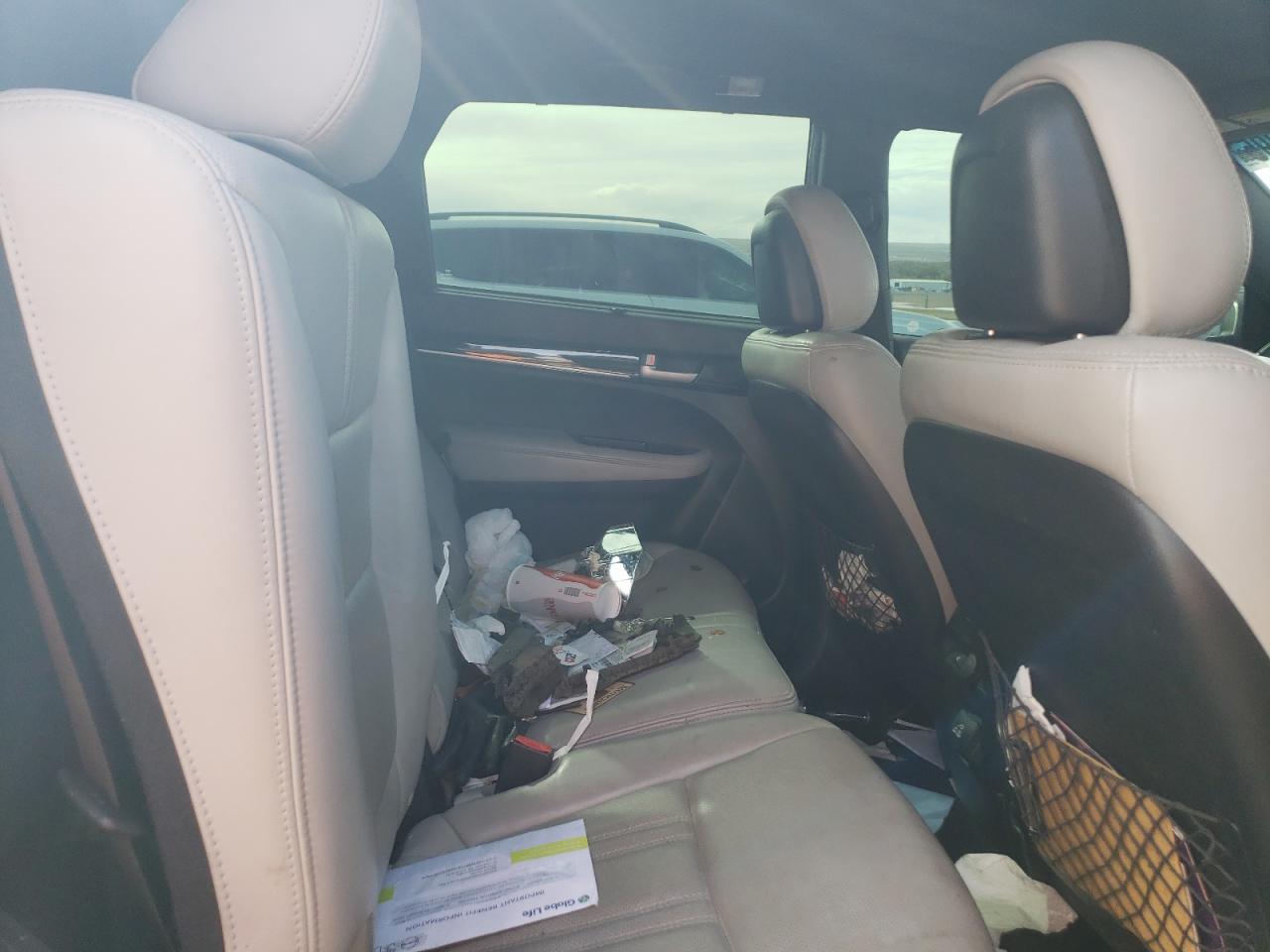 KIA SORENTO 2015 — 12