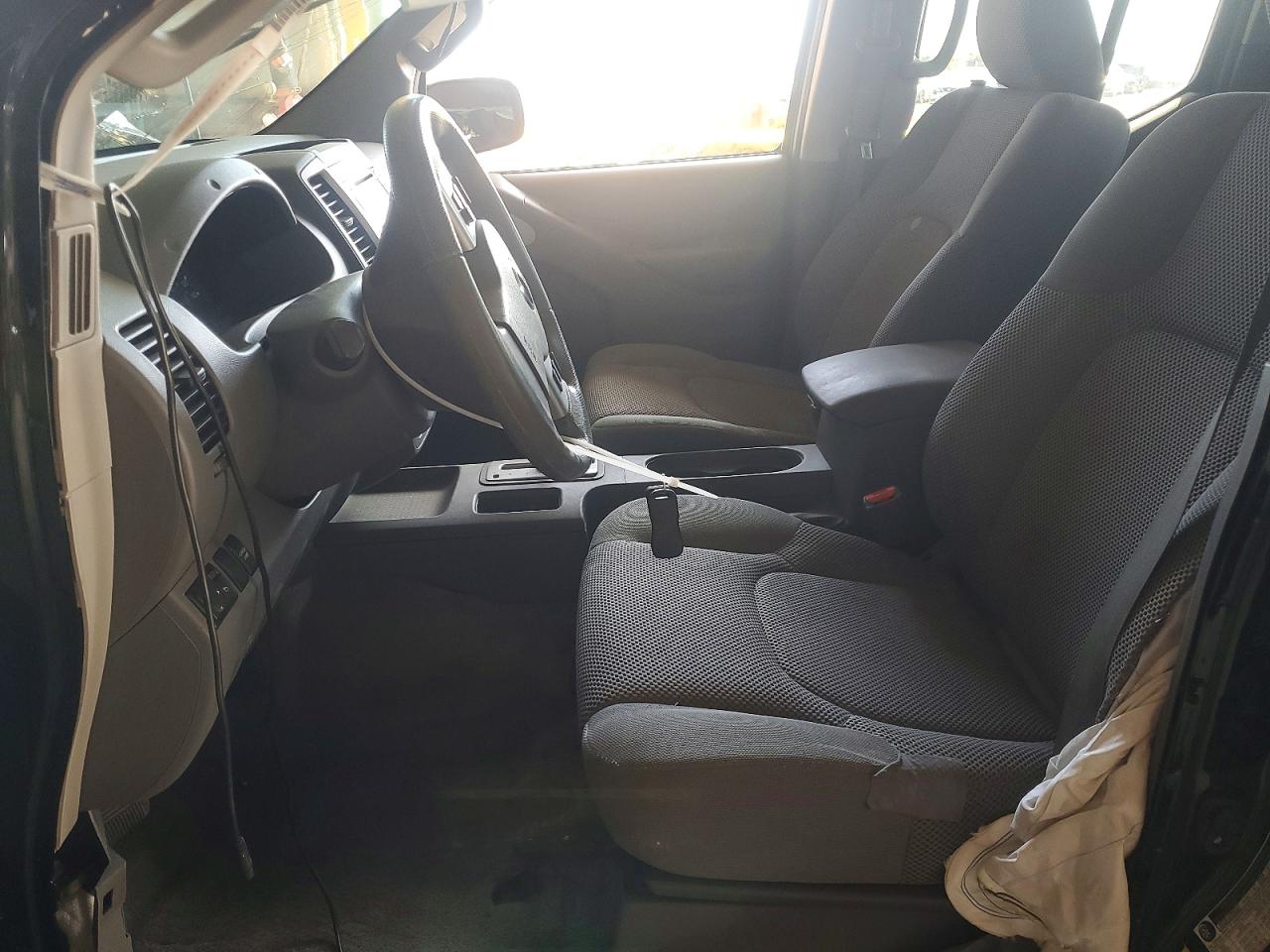 NISSAN FRONTIER 2016 — 8