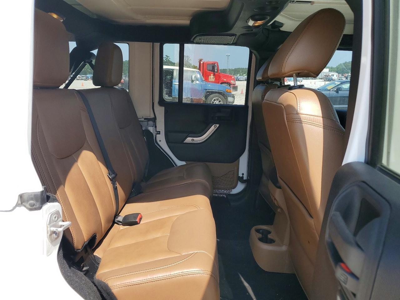 JEEP WRANGLER UNLIMITED 2015 — 12