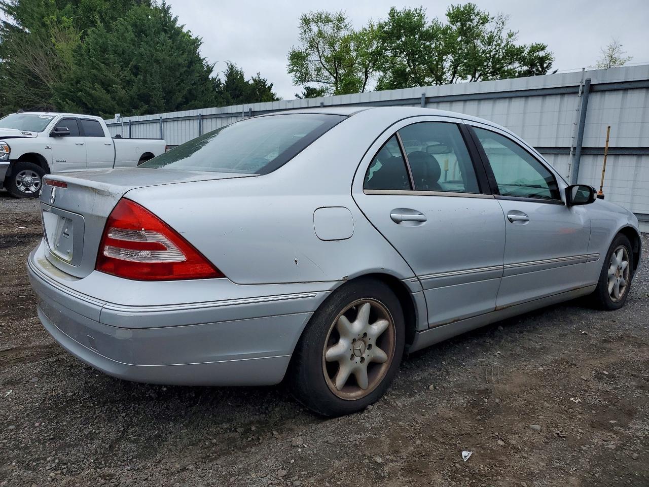 MERCEDES BENZ C 2004 — 4