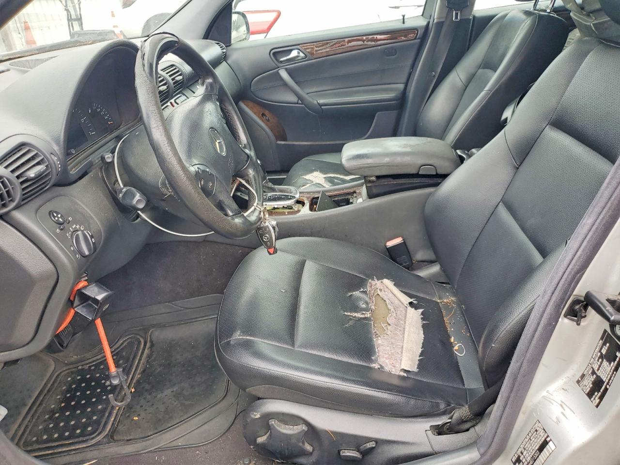 MERCEDES BENZ C 2004 — 8