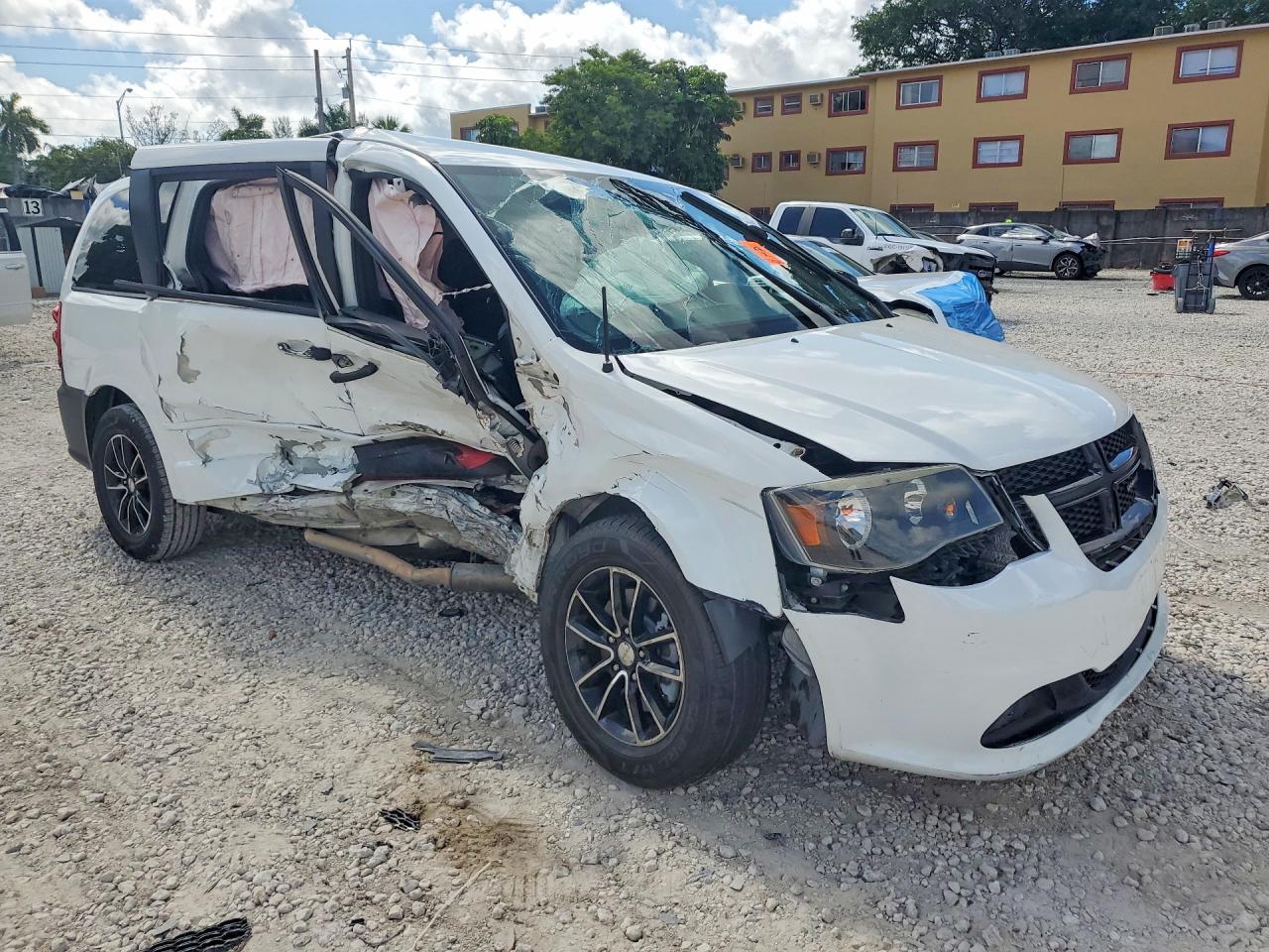 DODGE GRAND CARAVAN 2017 — 5