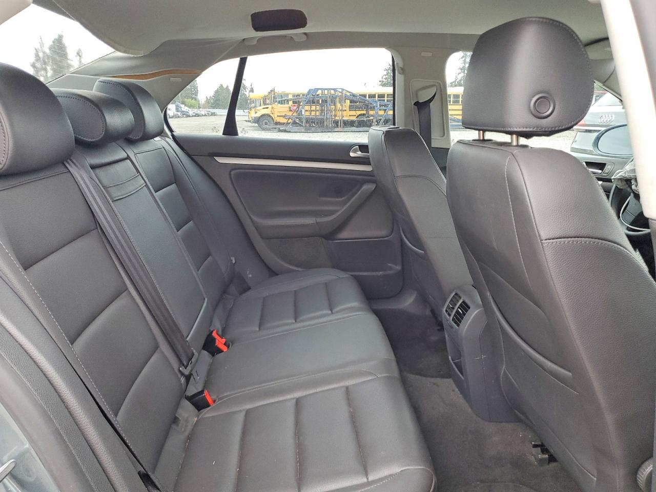 VOLKSWAGEN JETTA 2006 — 11