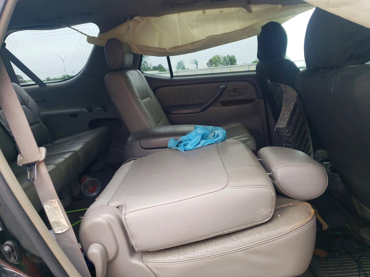 TOYOTA SEQUOIA 2006 — 12