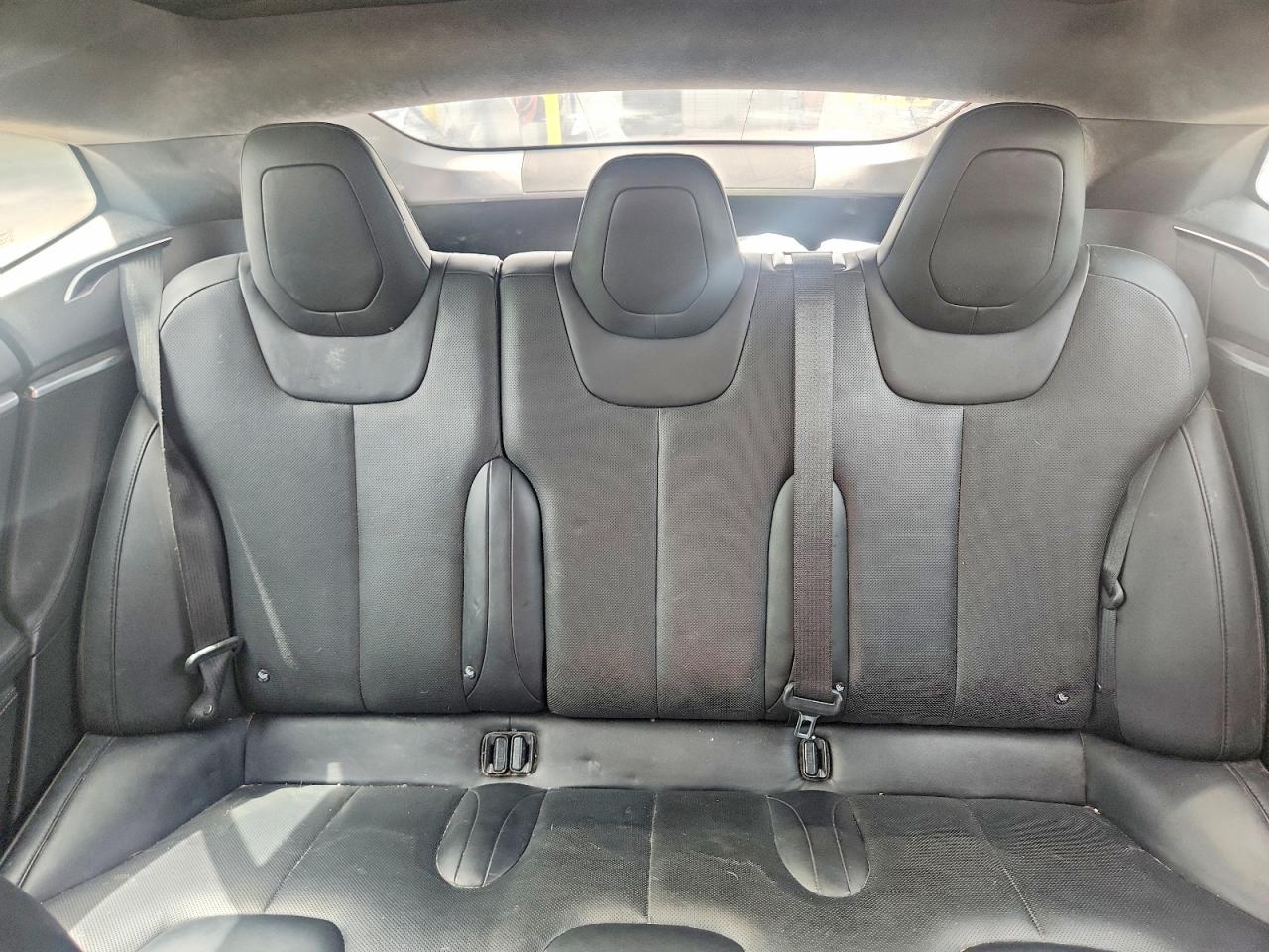 TESLA MODEL S 2017 — 11