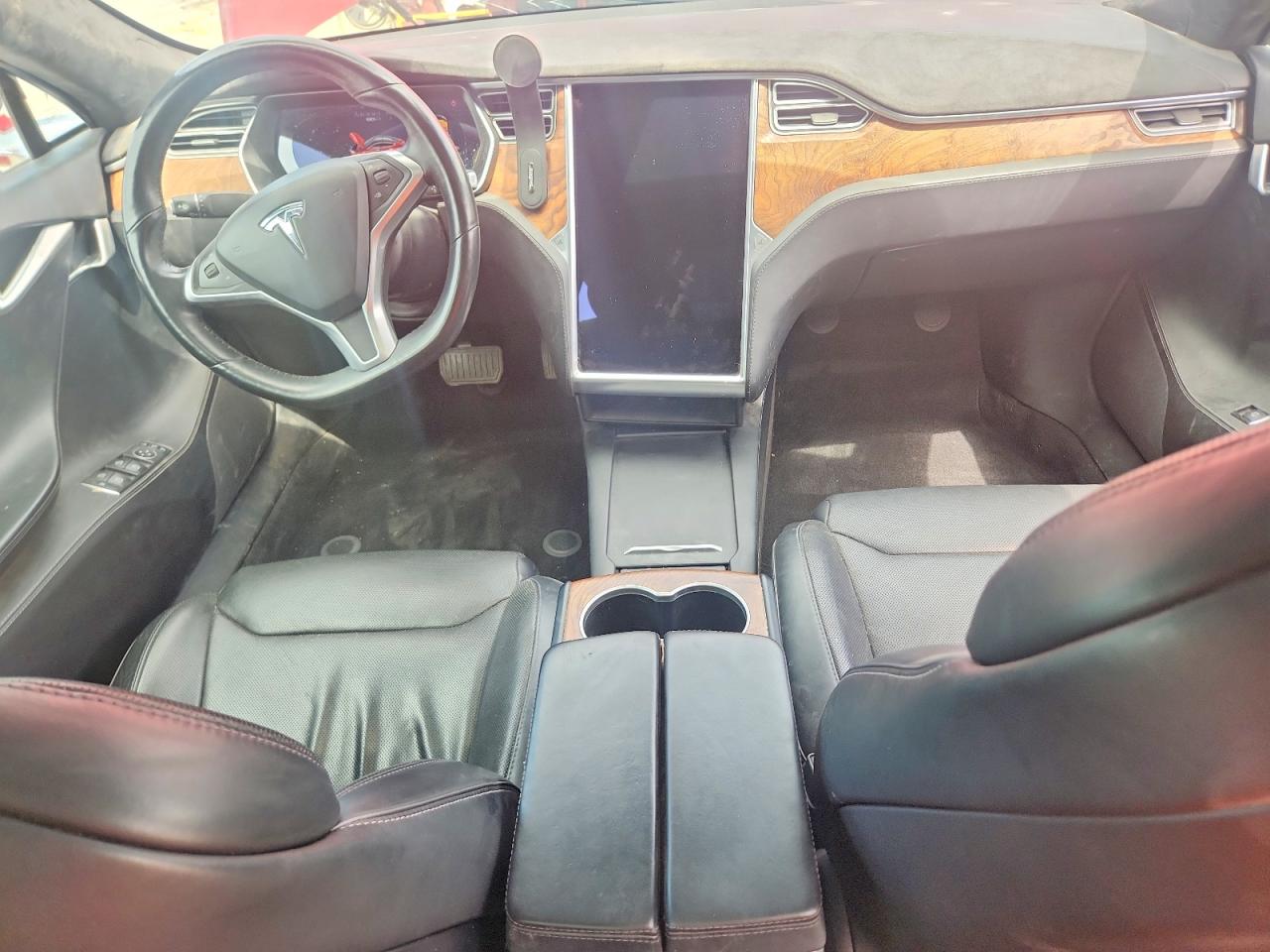 TESLA MODEL S 2017 — 9