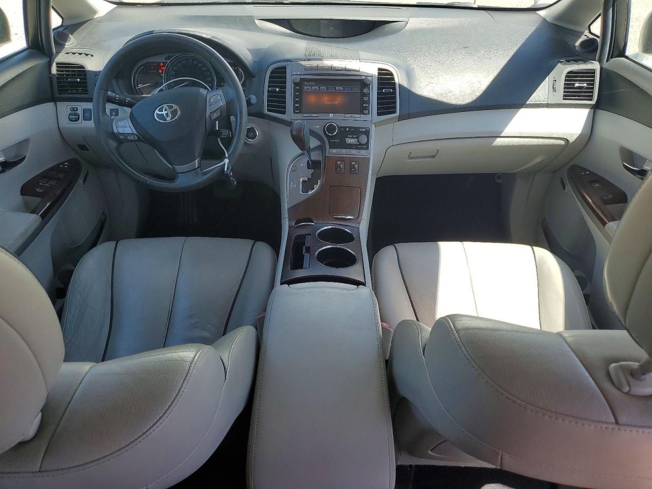 TOYOTA VENZA 2010 — 9