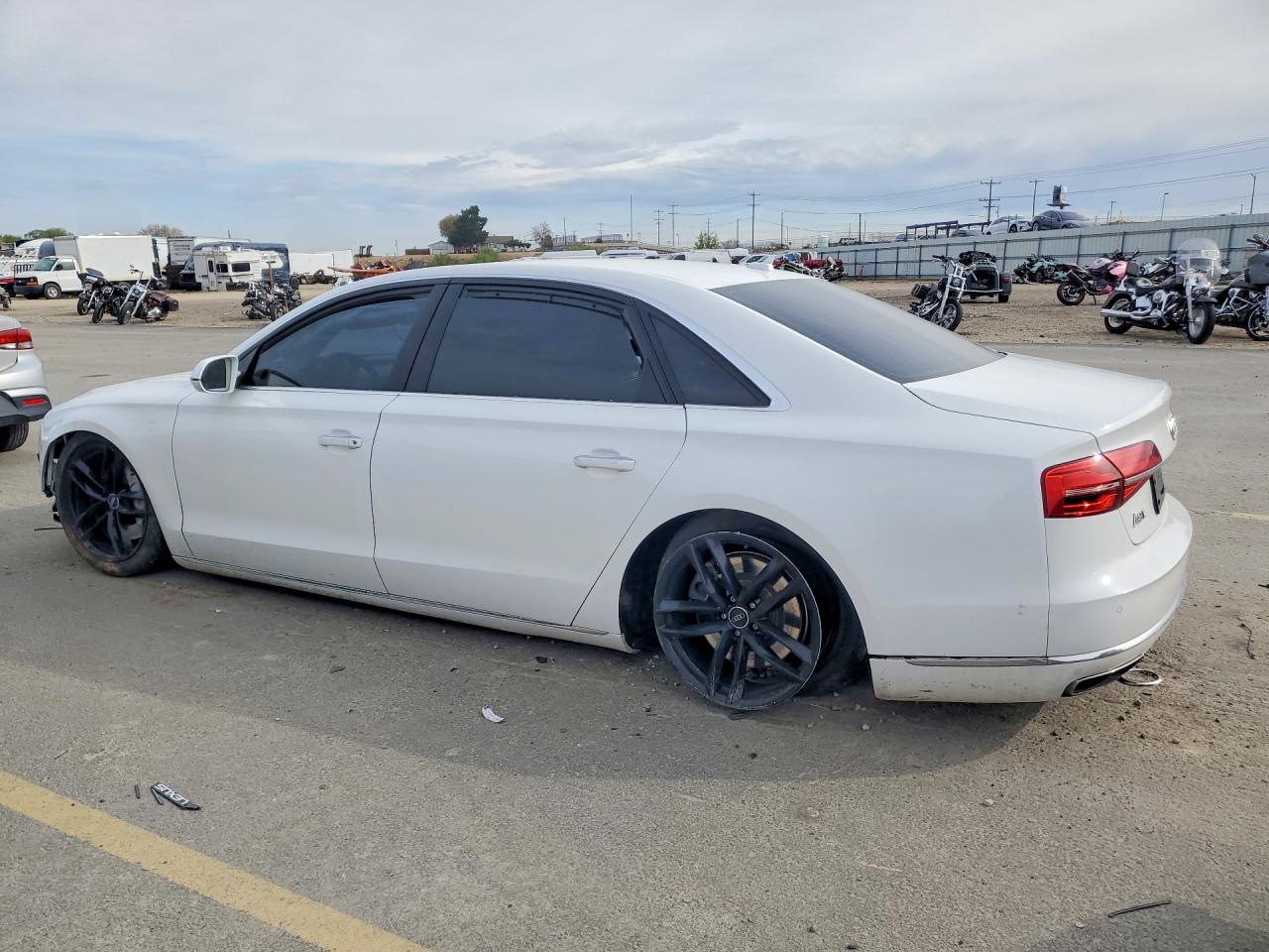 AUDI A8 2015 — 3