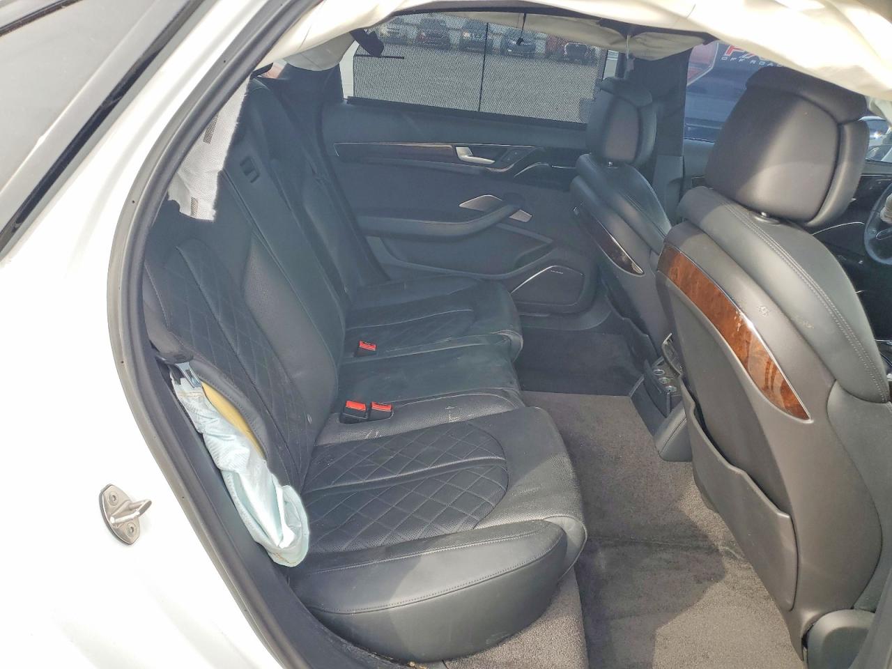 AUDI A8 2015 — 11