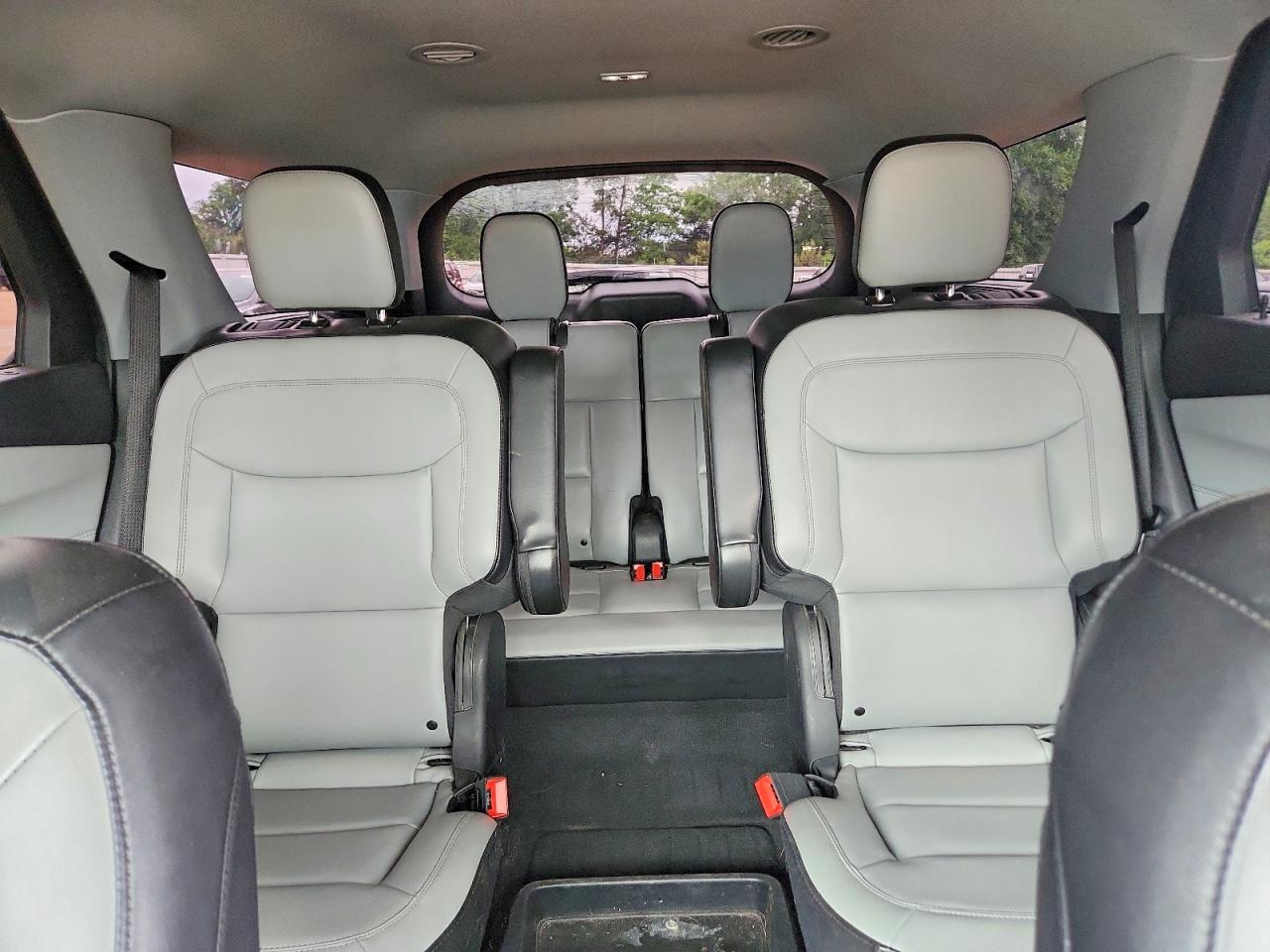 FORD EXPLORER 2021 — 11