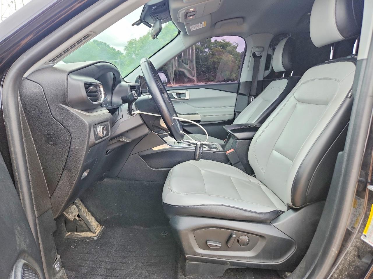 FORD EXPLORER 2021 — 8