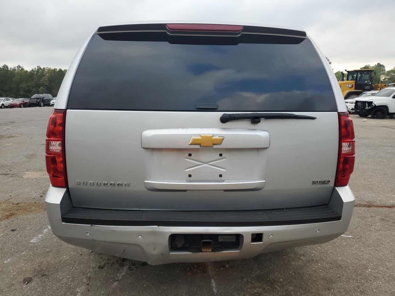 CHEVROLET SUBURBAN 2012 — 7