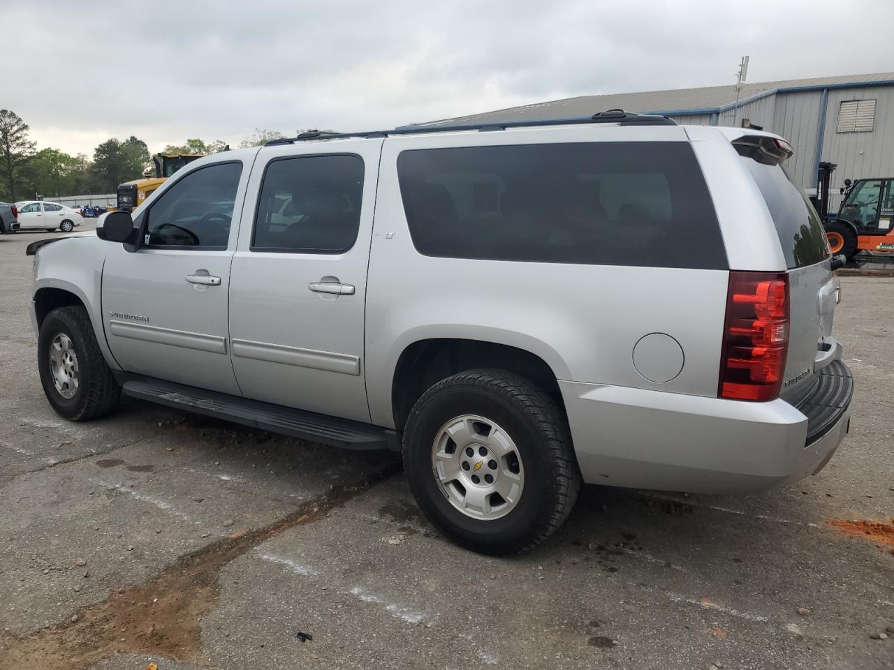 CHEVROLET SUBURBAN 2012 — 3