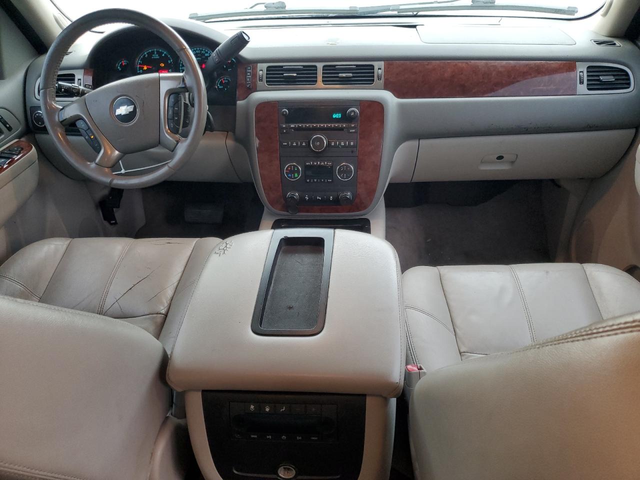 CHEVROLET SUBURBAN 2012 — 9