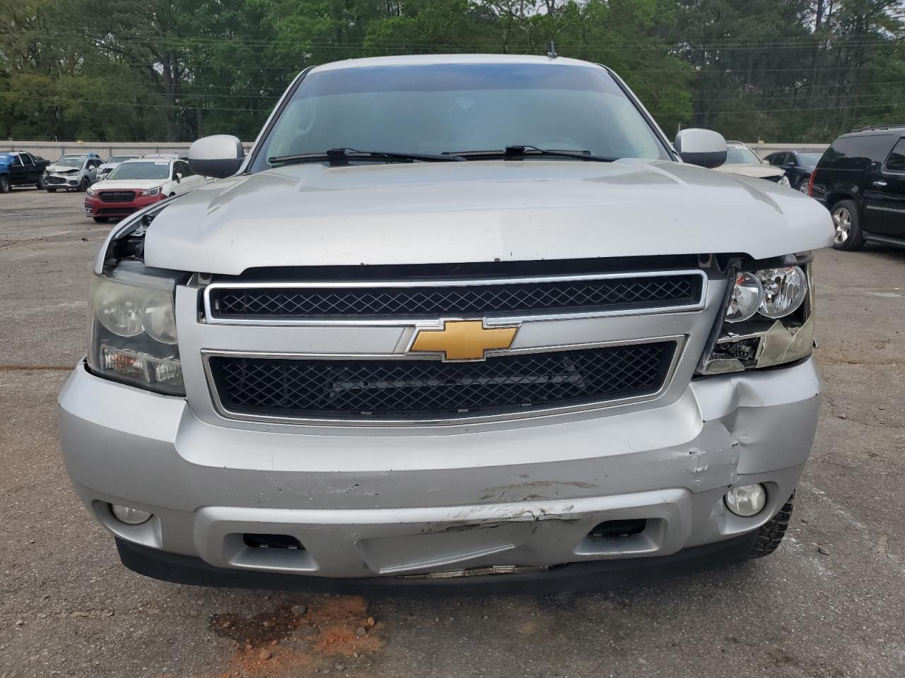 CHEVROLET SUBURBAN 2012 — 6