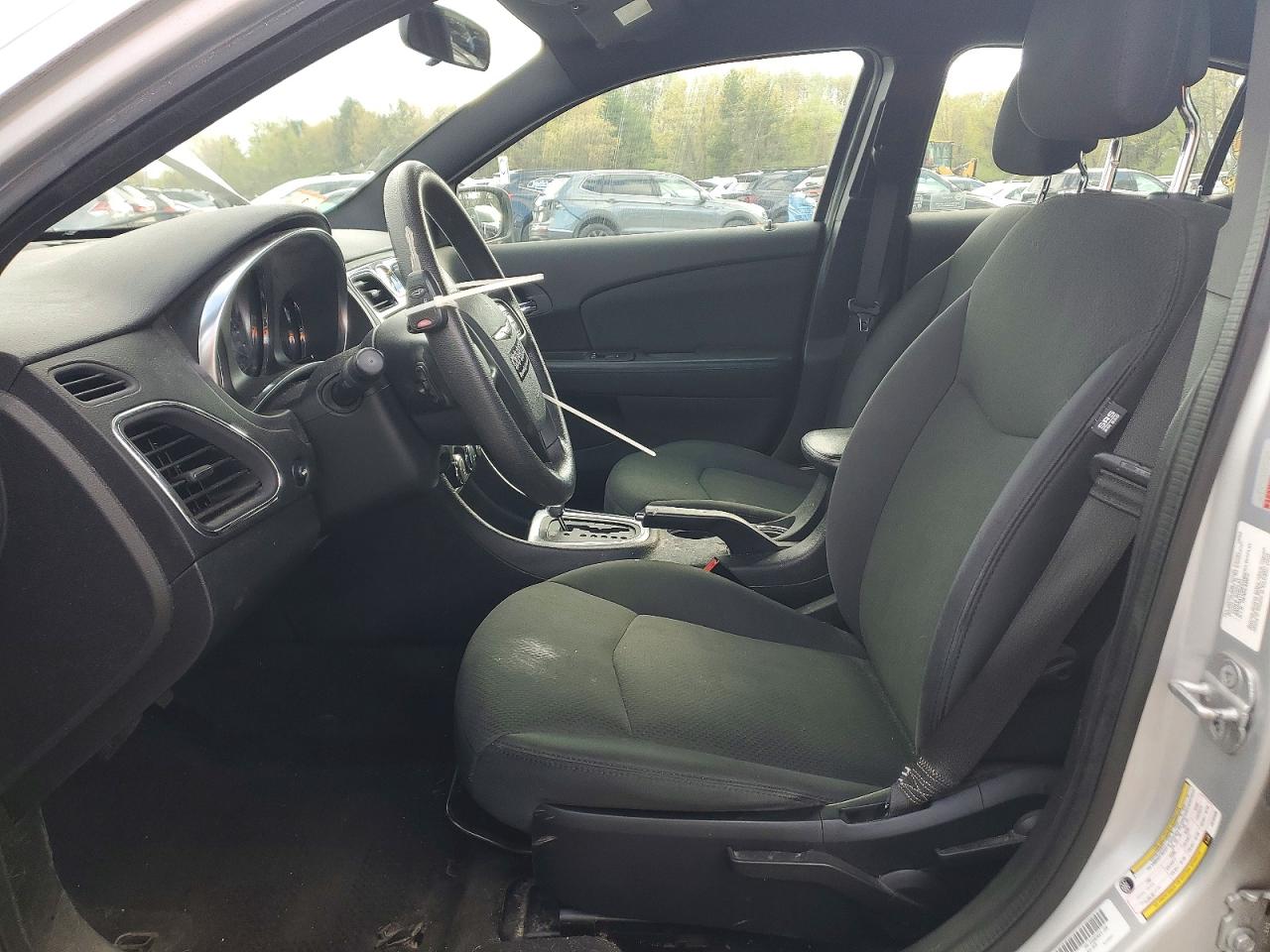 CHRYSLER 200 2012 — 8
