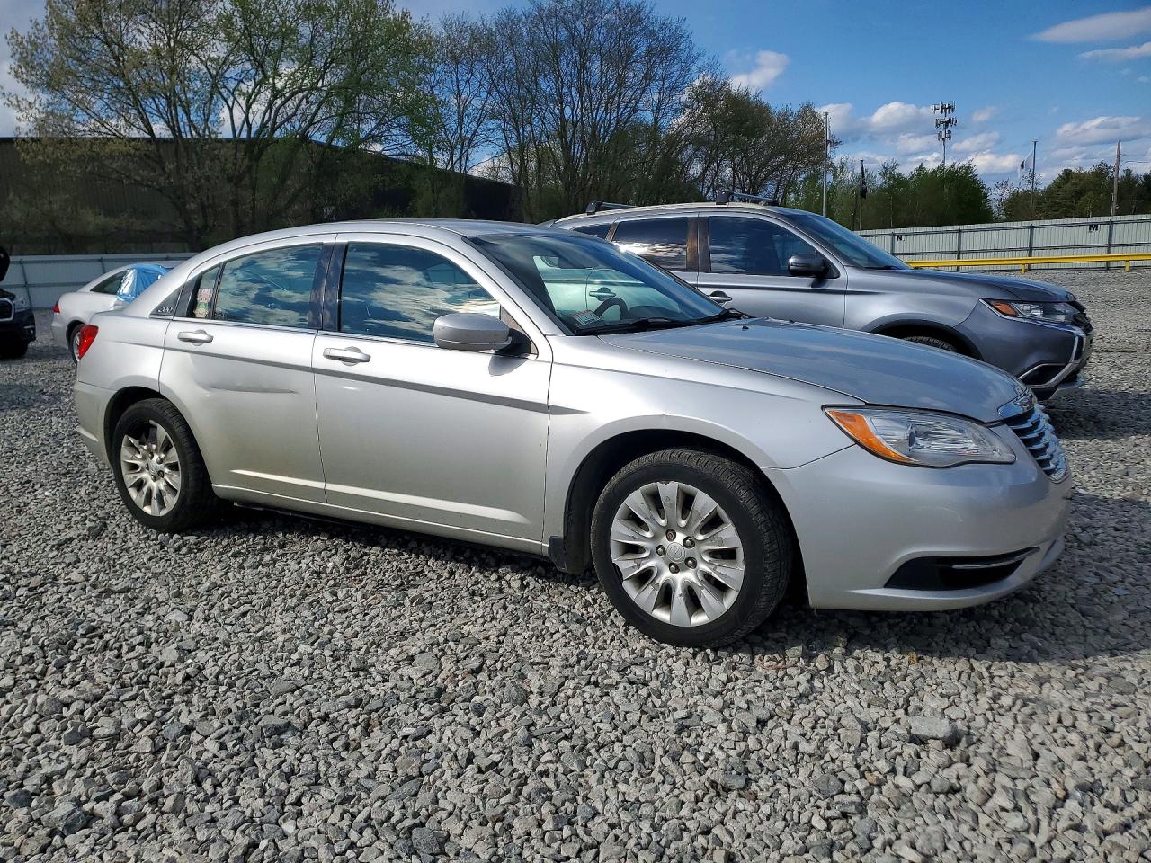 CHRYSLER 200 2012 — 5