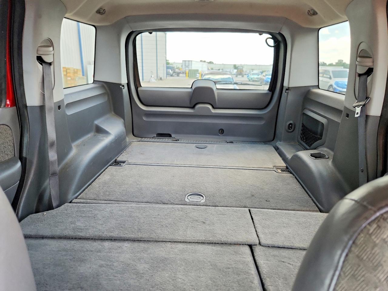 FORD EXPLORER 2004 — 11