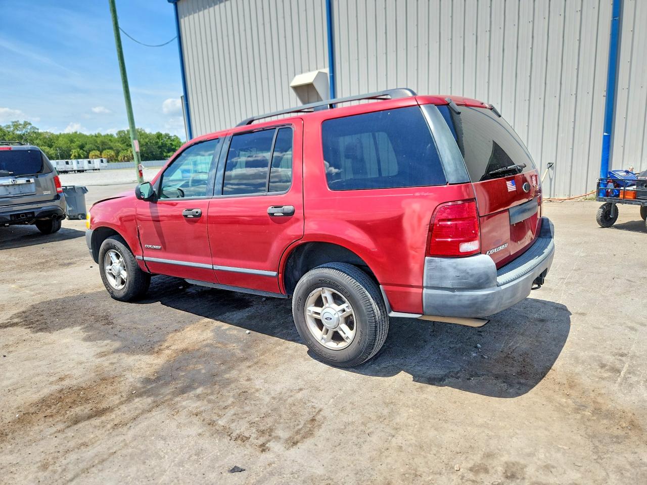 FORD EXPLORER 2004 — 3