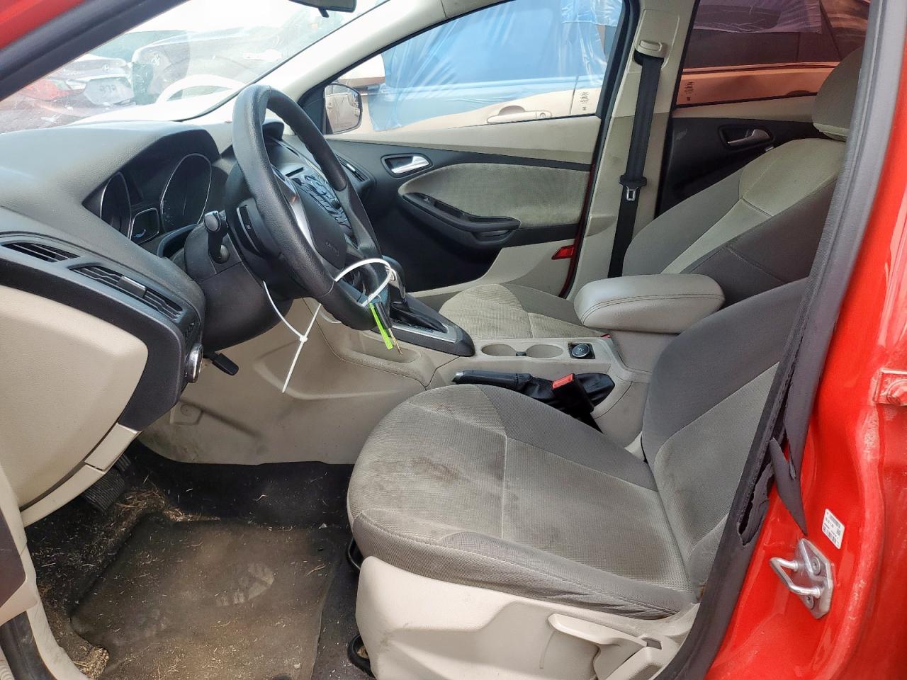 FORD FOCUS 2014 — 8
