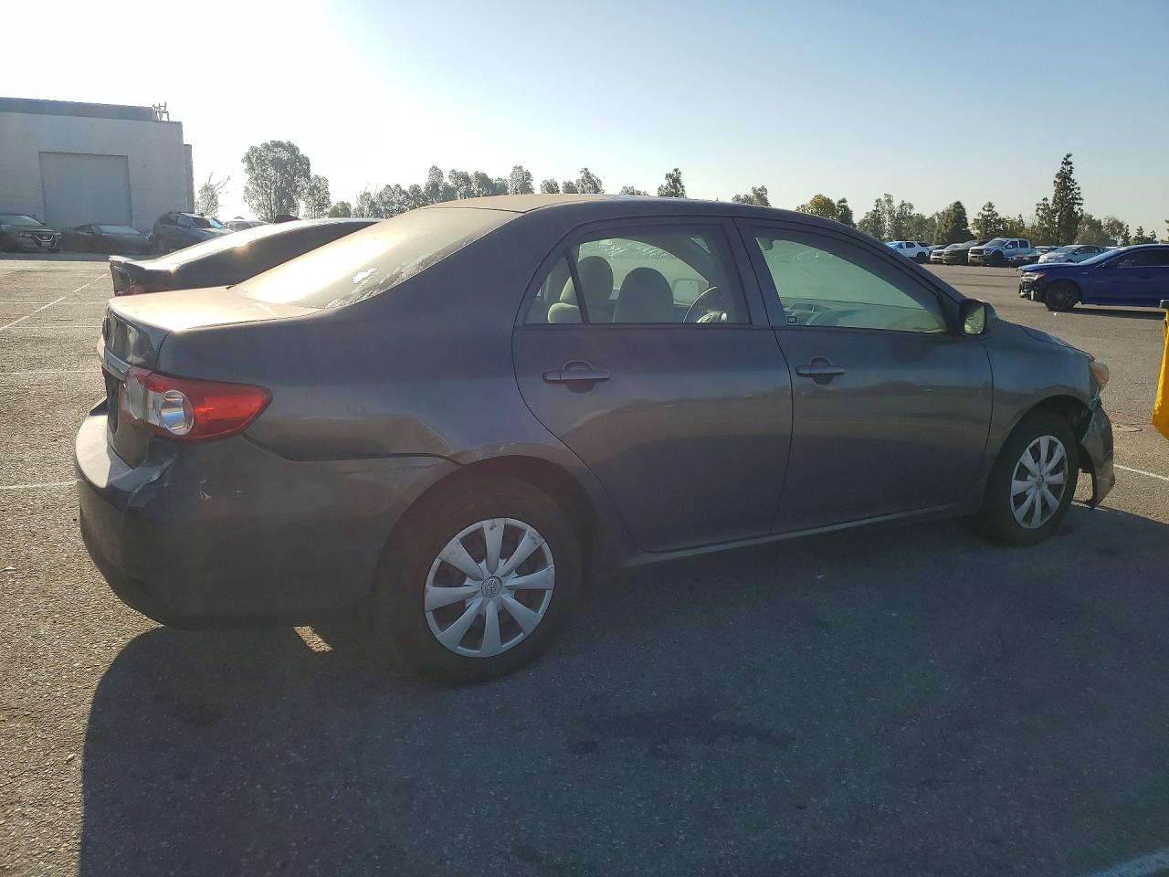 TOYOTA COROLLA 2013 — 4