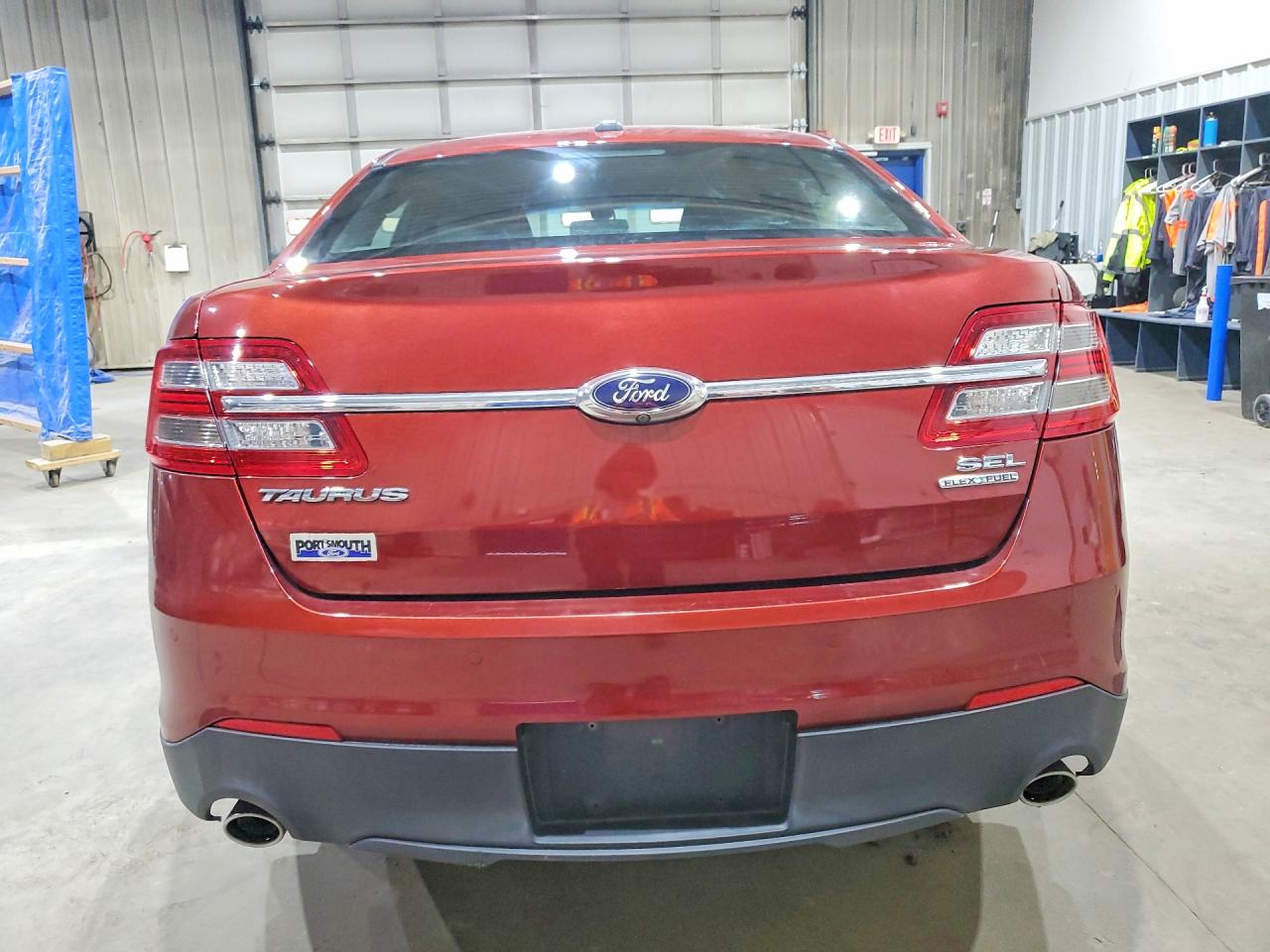 FORD TAURUS 2014 — 7