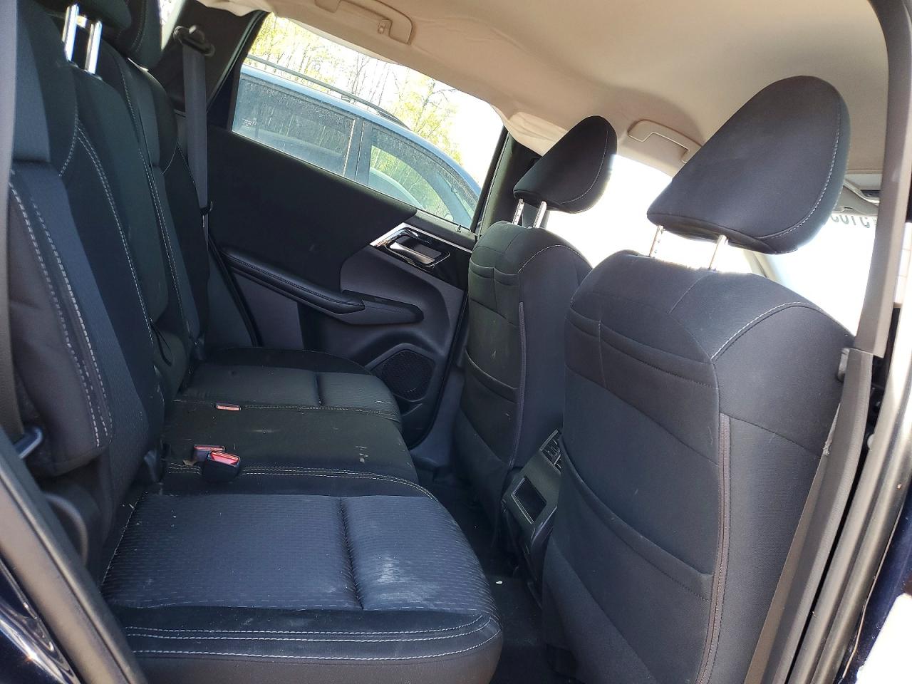 MITSUBISHI OUTLANDER 2022 — 12