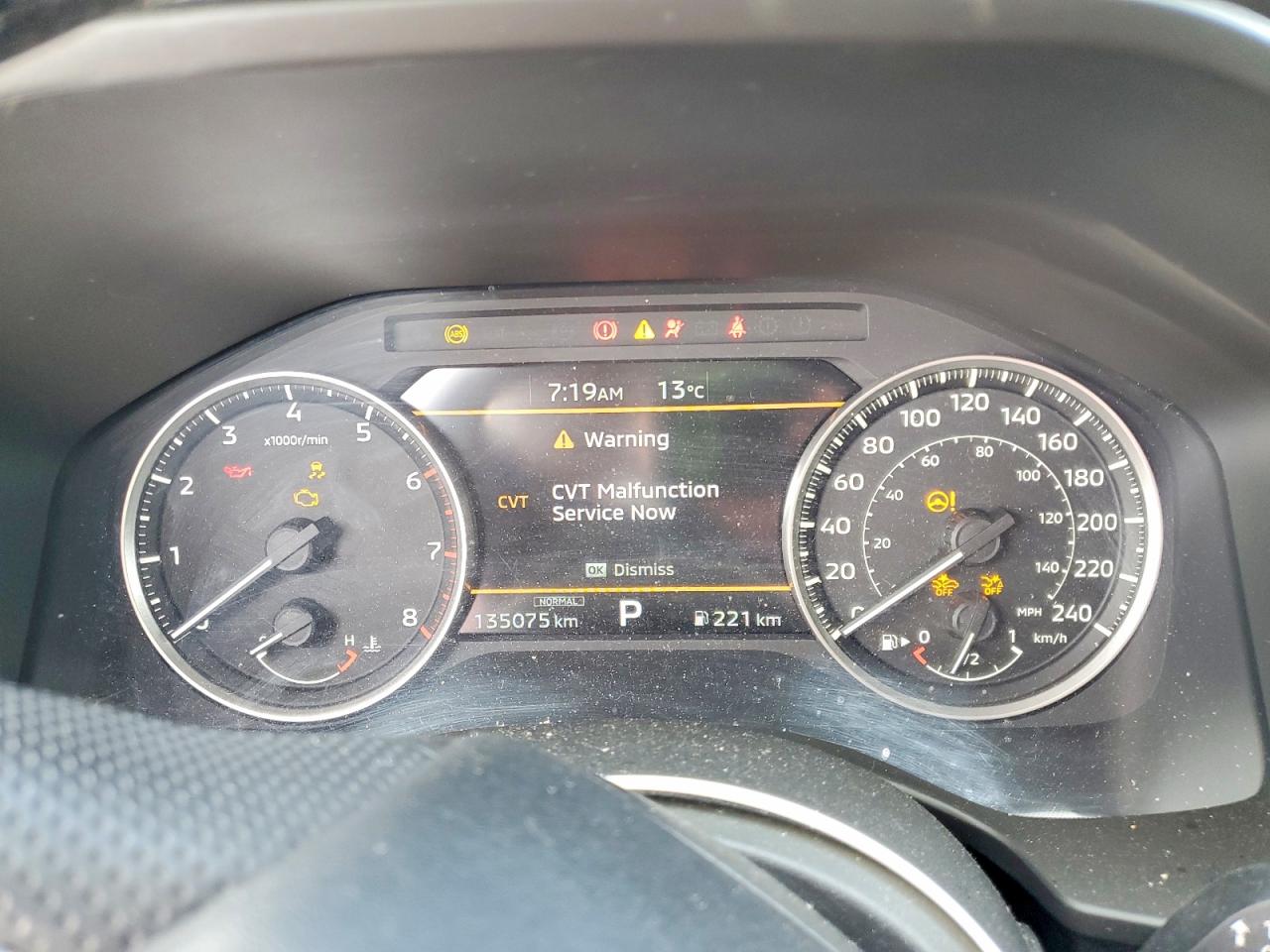 MITSUBISHI OUTLANDER 2022 — 10