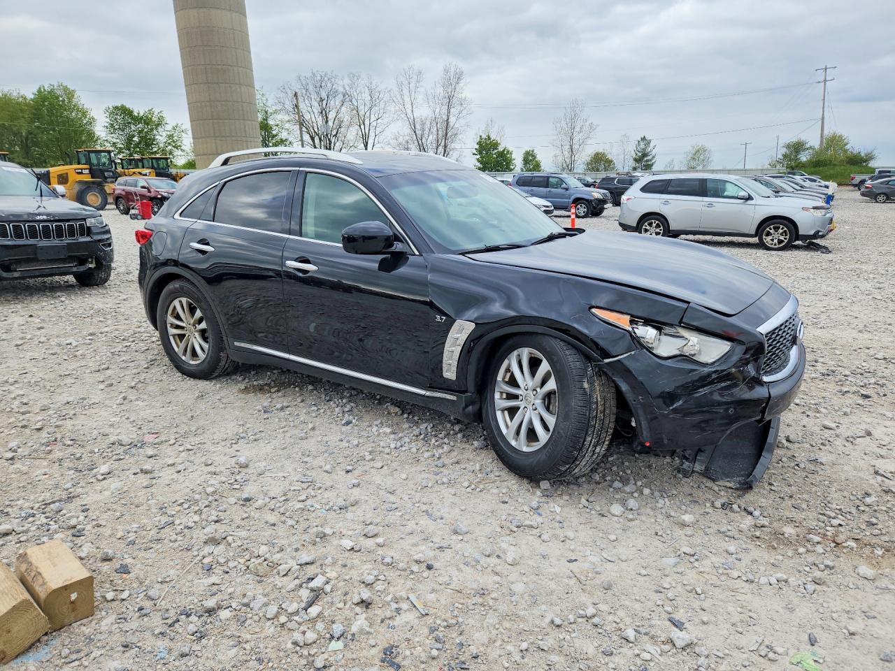 2017 INFINITI QX70 BASE