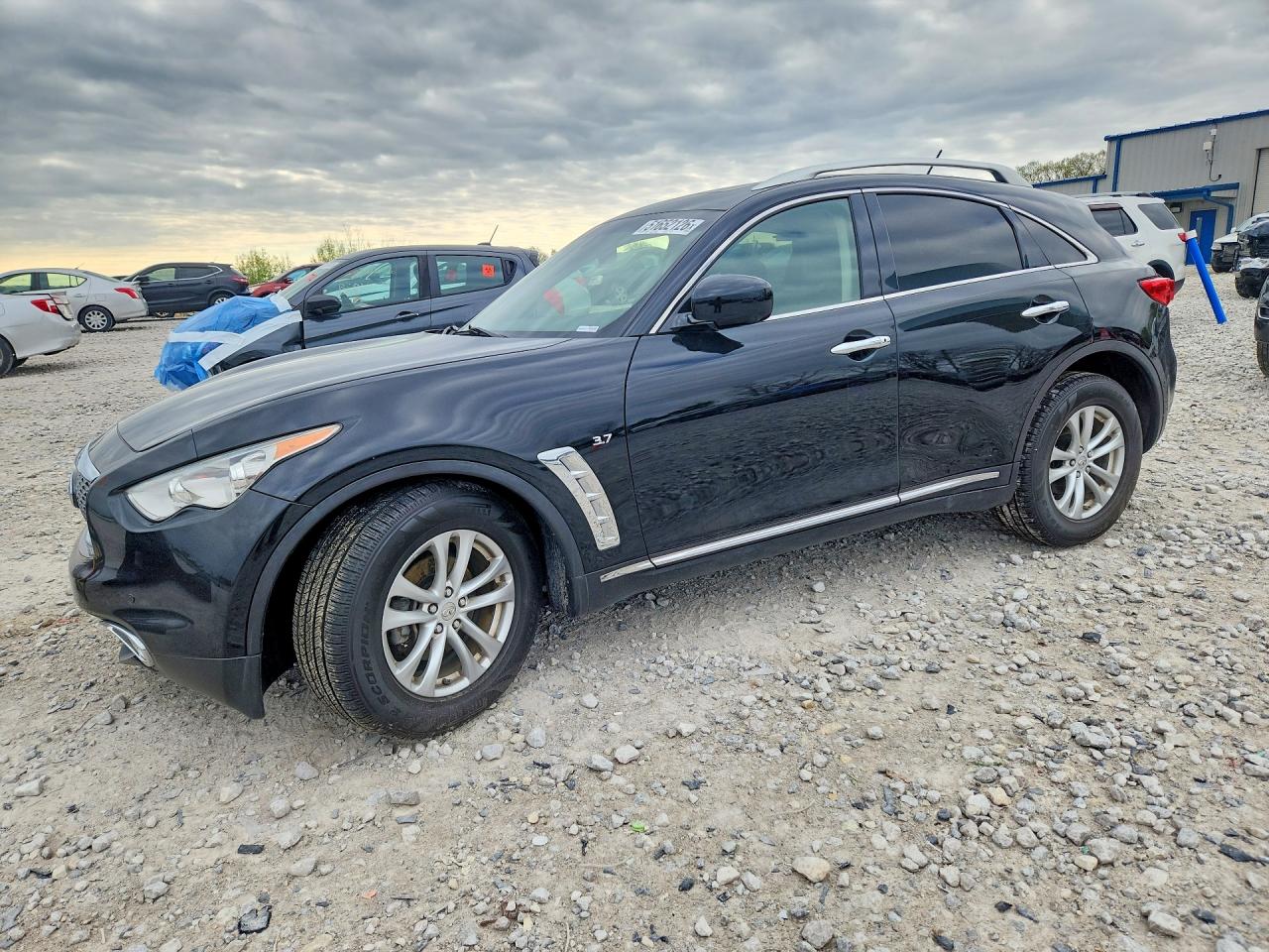 2017 INFINITI QX70 BASE