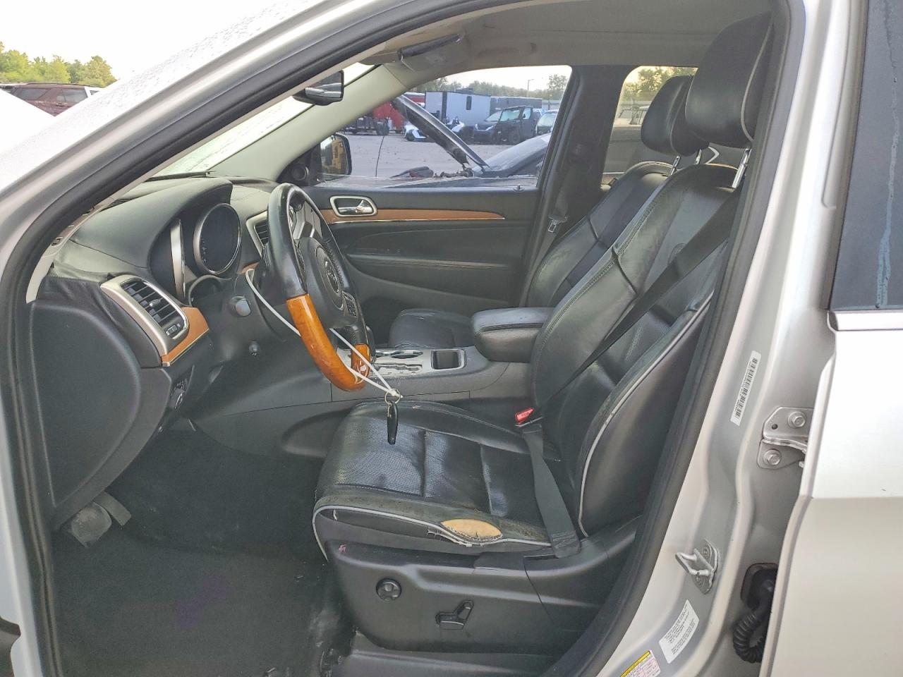 JEEP GRAND CHEROKEE 2011 — 8