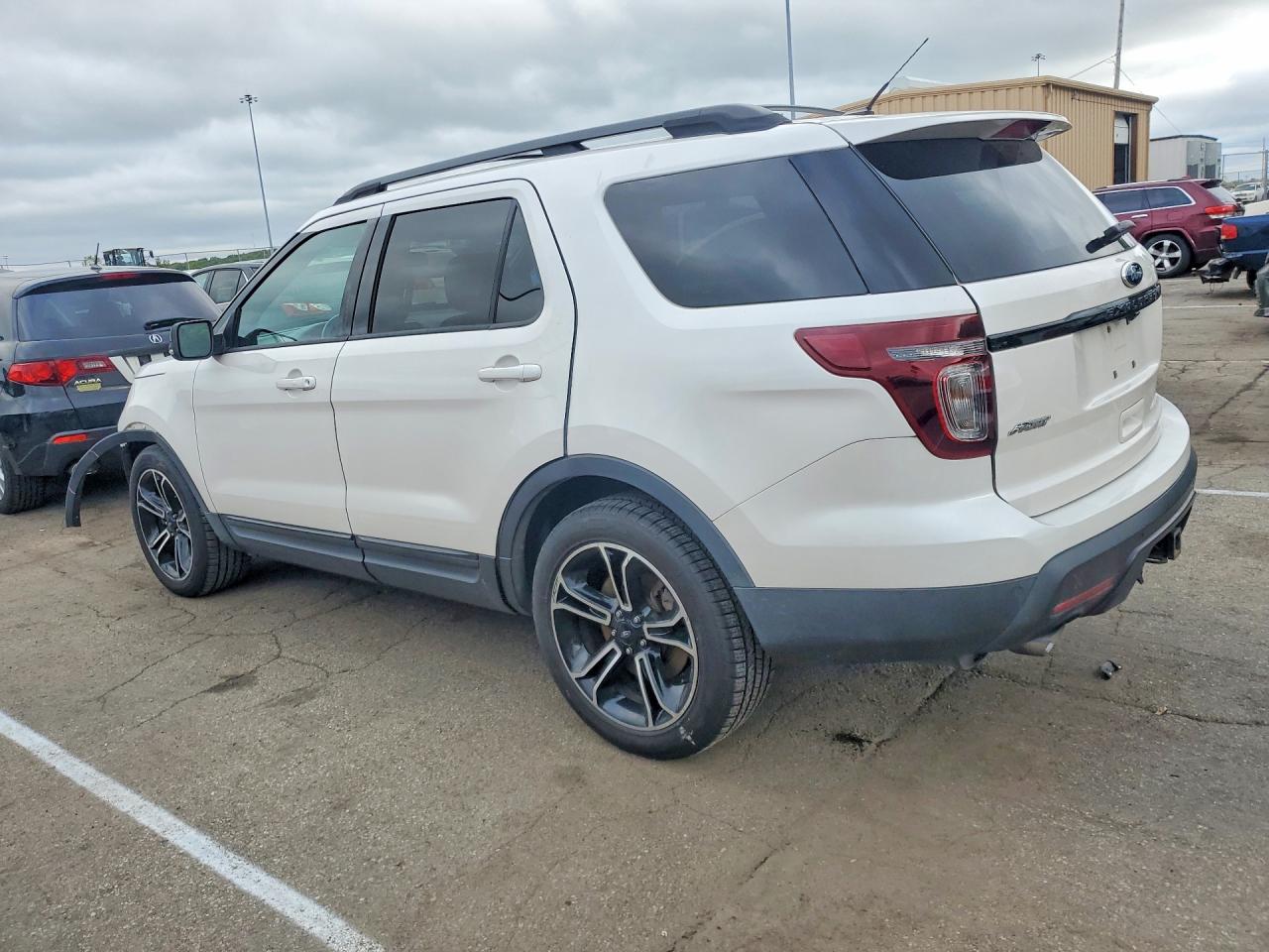 FORD EXPLORER 2015 — 3