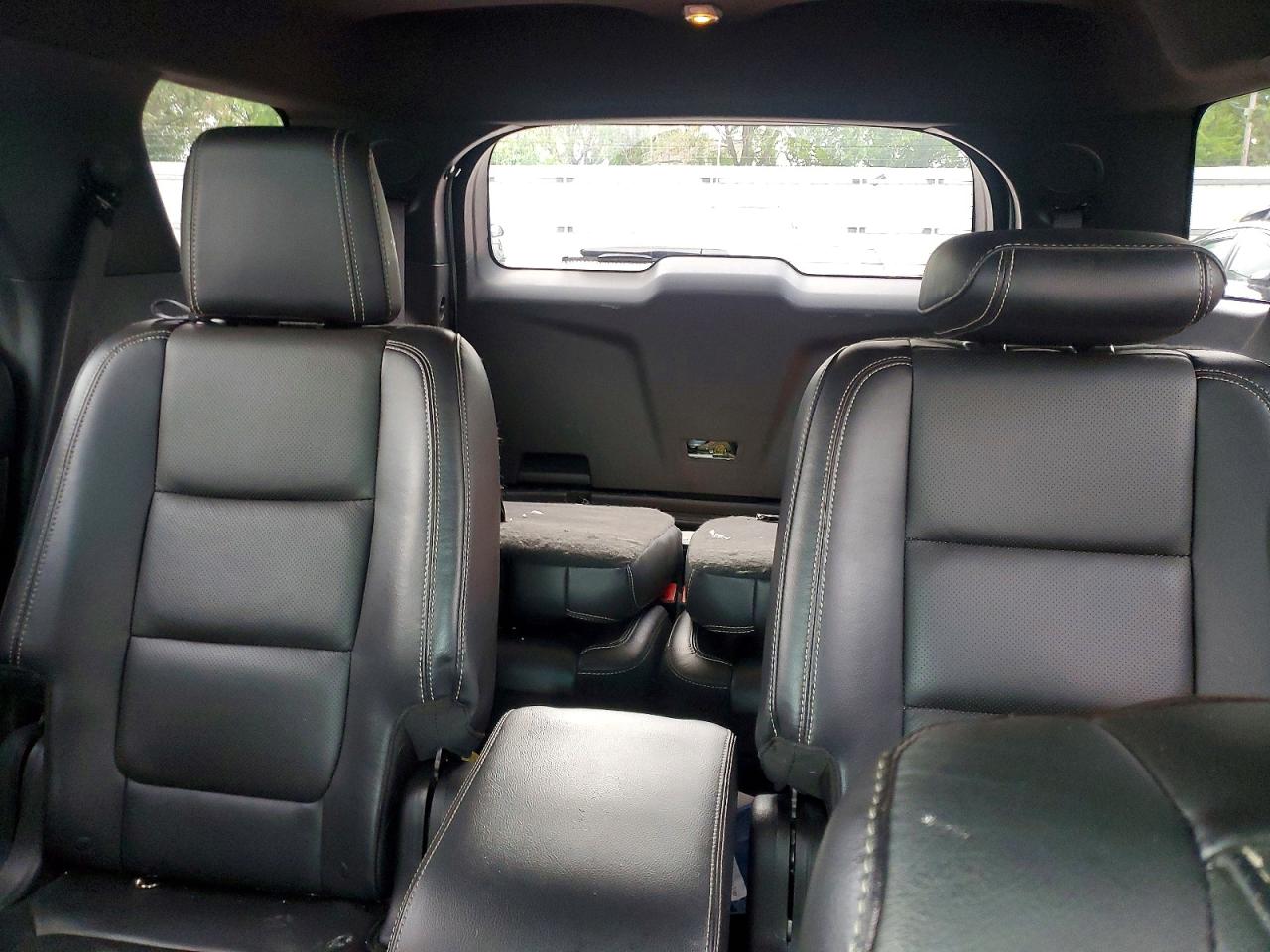 FORD EXPLORER 2015 — 11