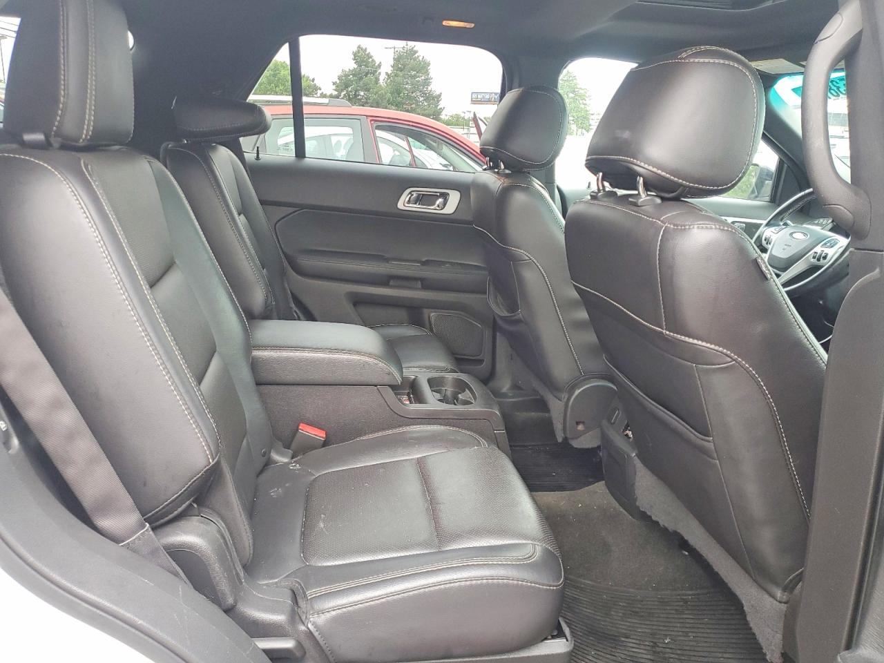 FORD EXPLORER 2015 — 12