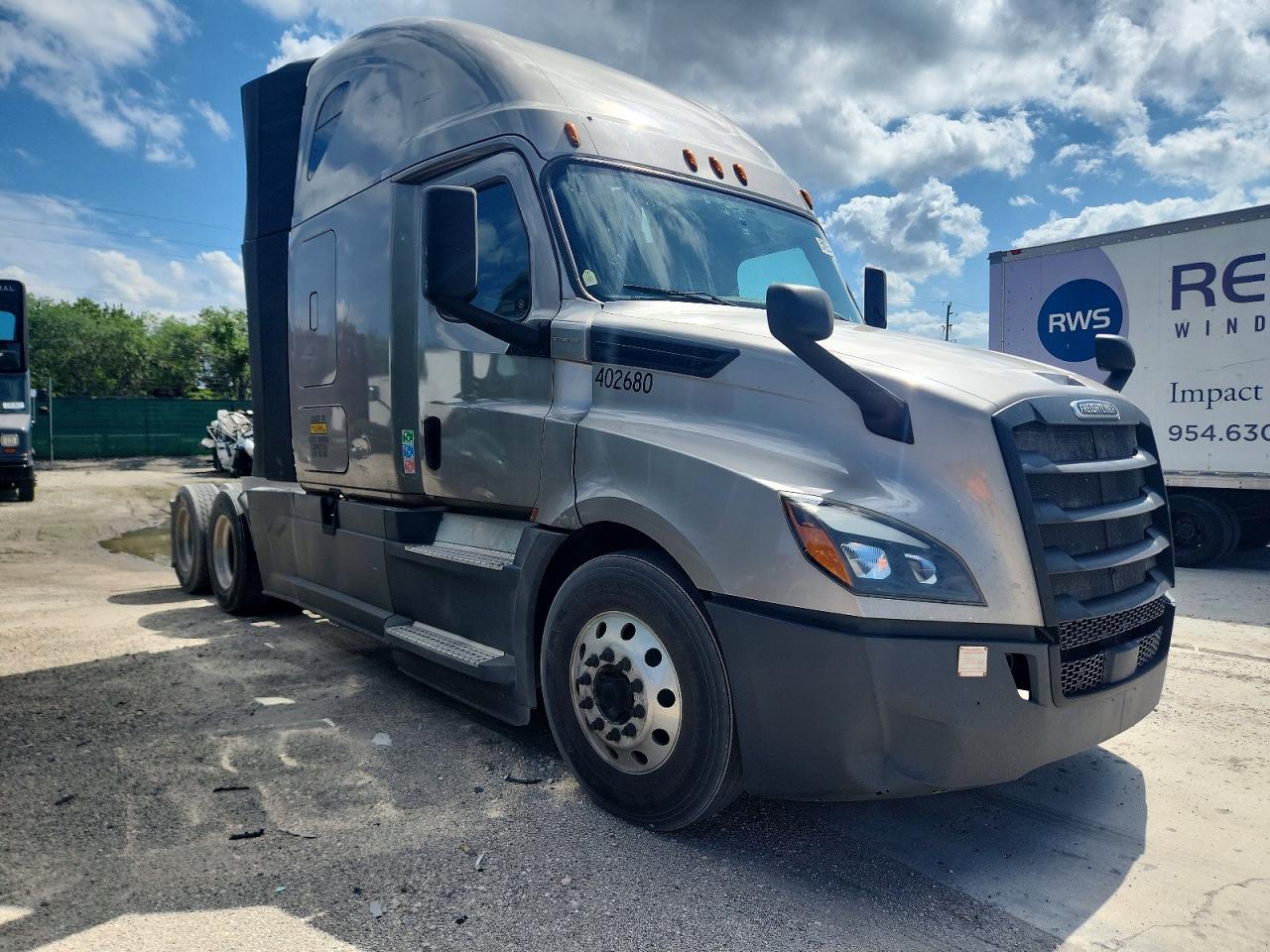 FREIGHTLINER CASCADIA 126 2020 — 2