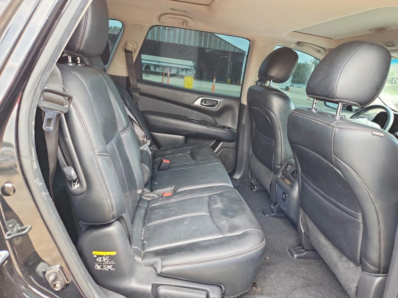 NISSAN PATHFINDER 2016 — 12
