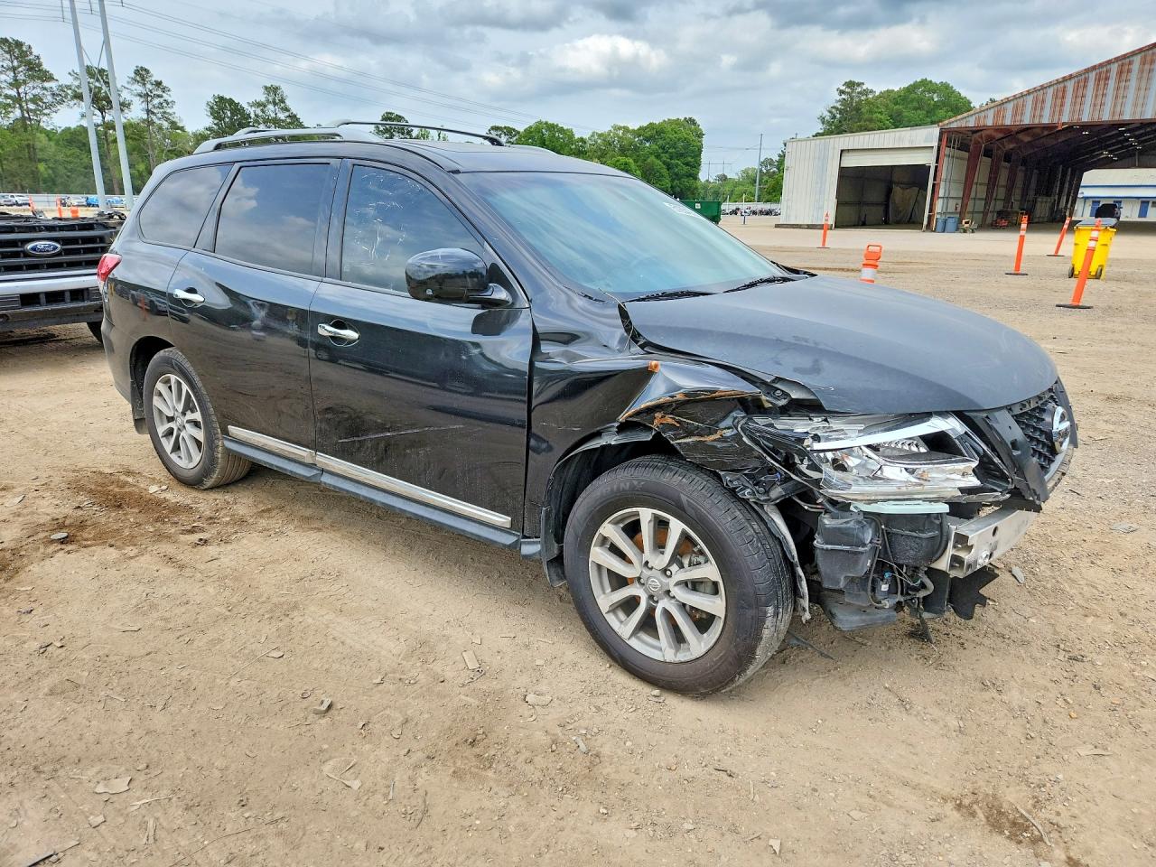 NISSAN PATHFINDER 2016 — 5