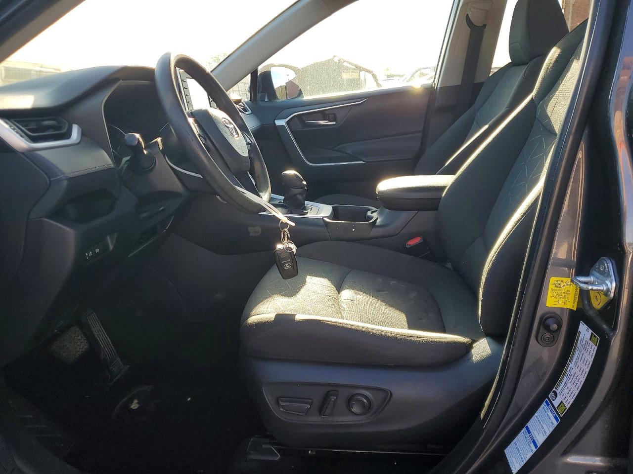 TOYOTA RAV4 2022 — 8
