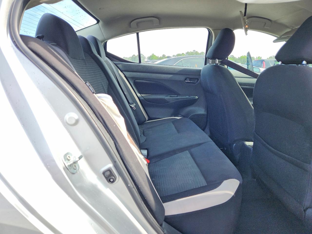 NISSAN VERSA 2021 — 11