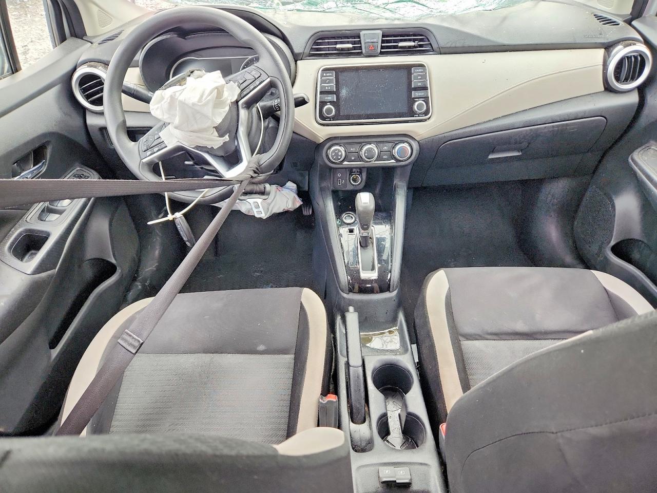 NISSAN VERSA 2021 — 9