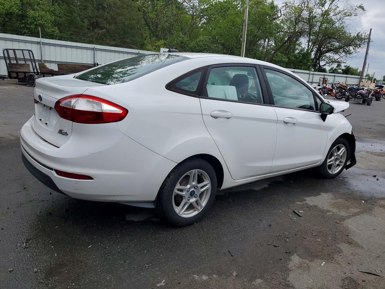 FORD FIESTA 2017 — 4
