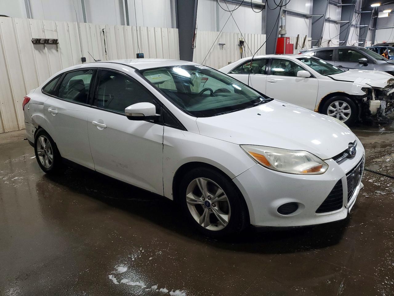 FORD FOCUS 2014 — 5