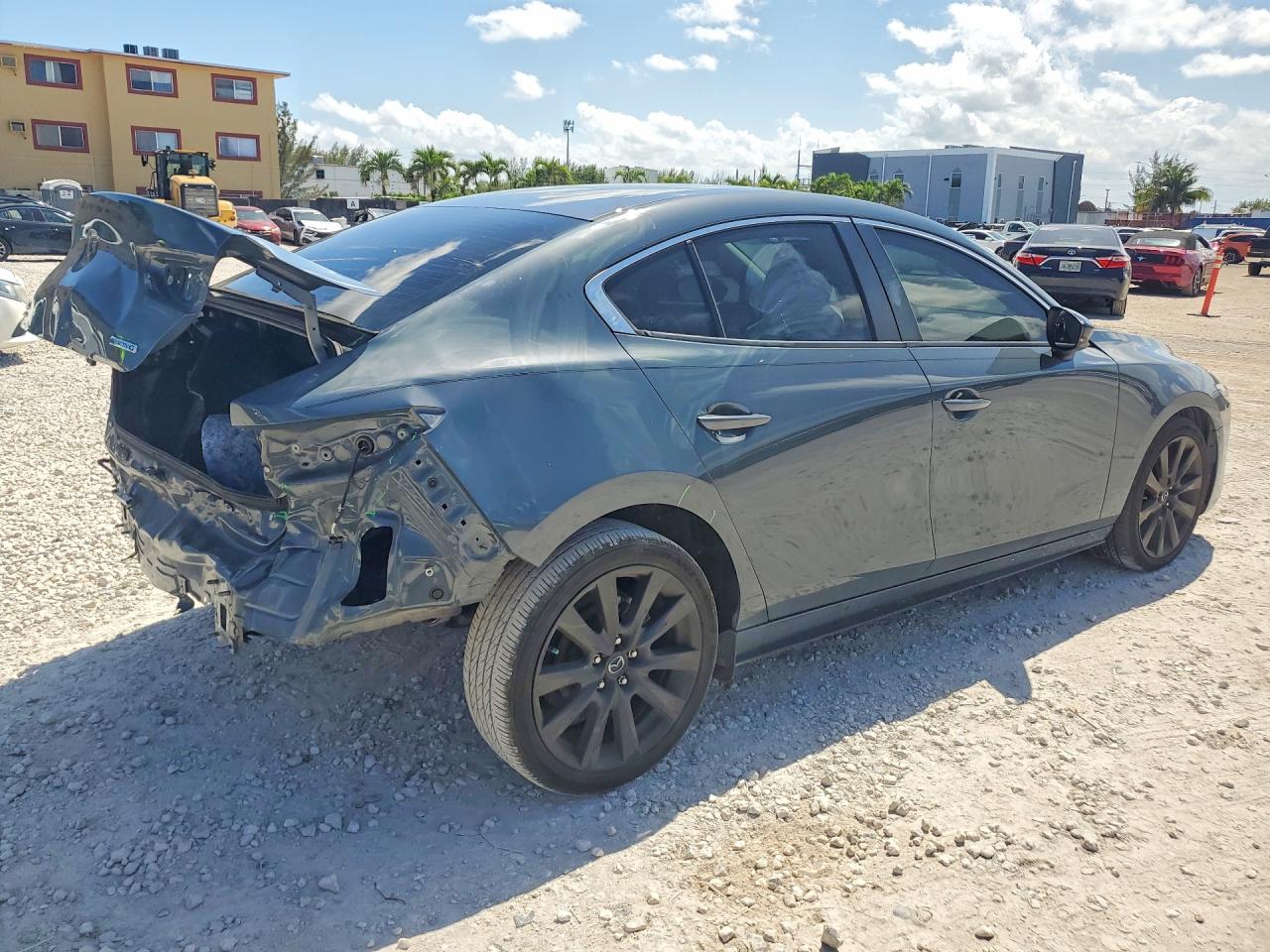 MAZDA 3 2024 — 4