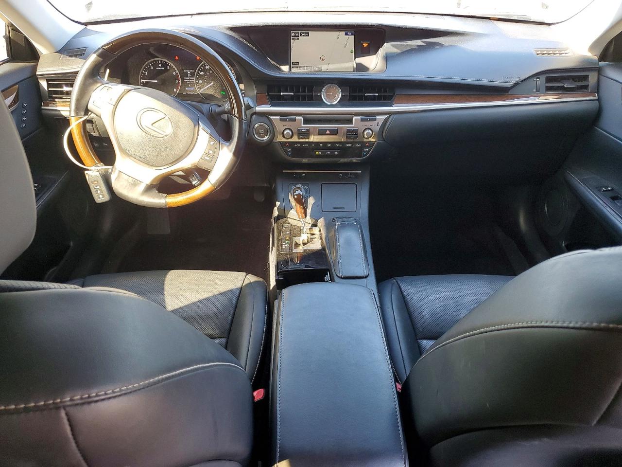 LEXUS ES 2015 — 9
