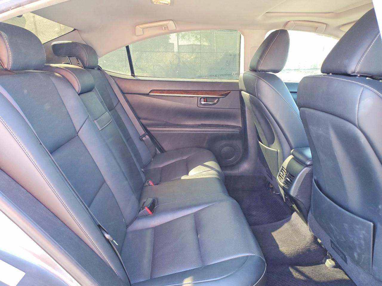 LEXUS ES 2015 — 11