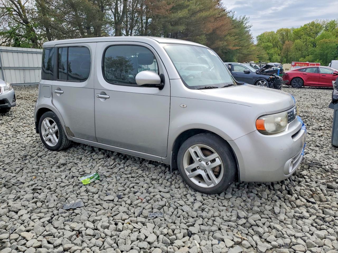 2010 NISS CUBE