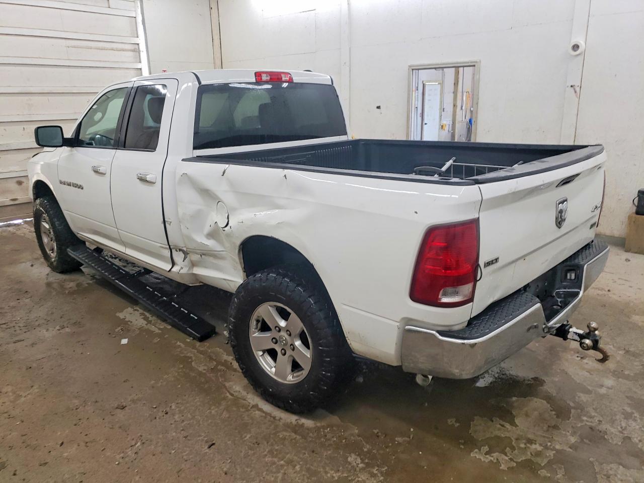 DODGE RAM 1500 2011 — 3