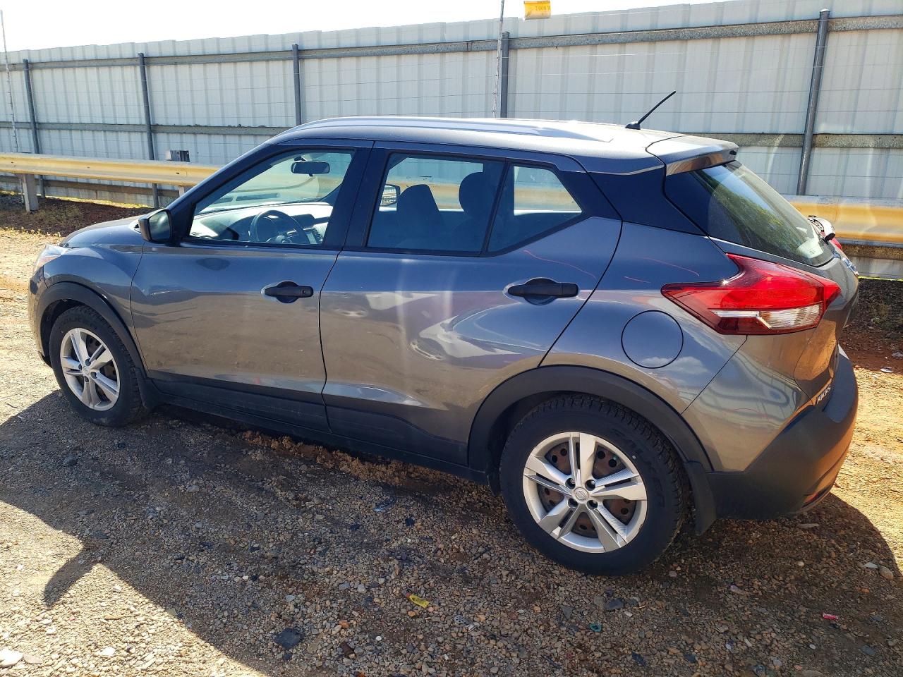 NISSAN KICKS 2019 — 3