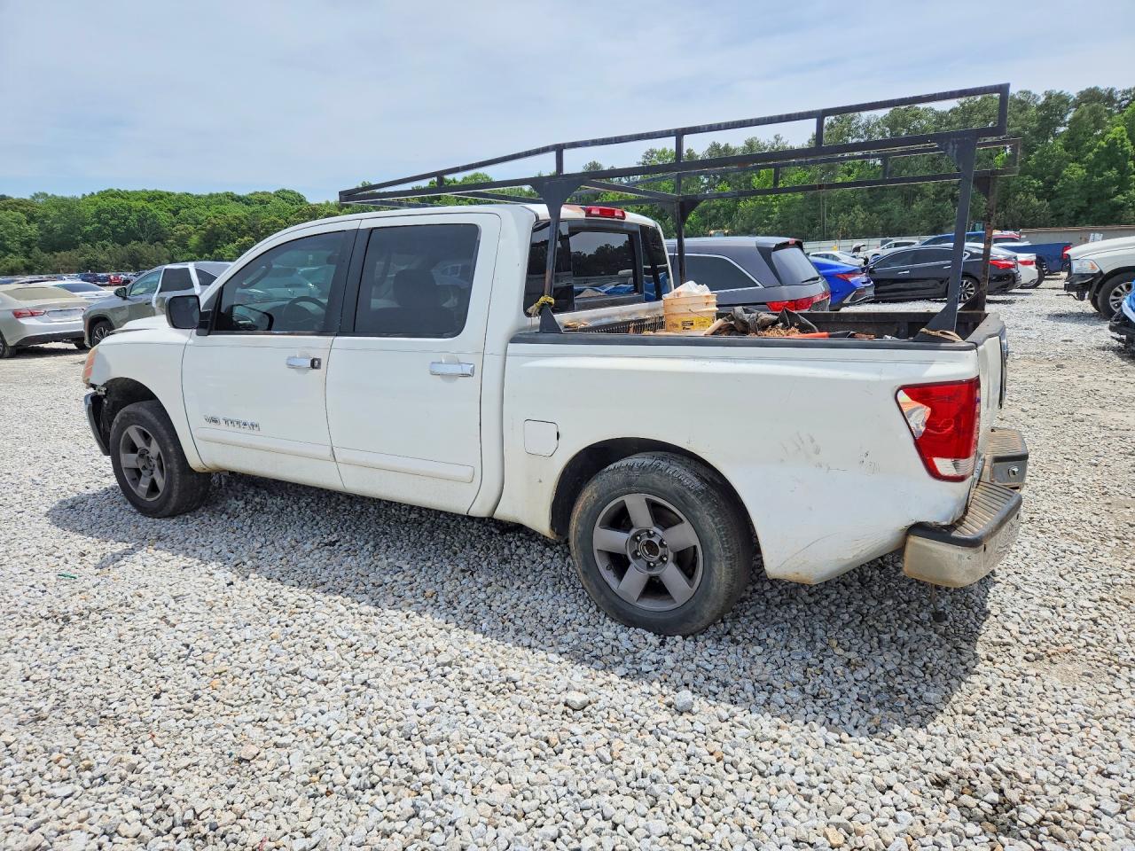 NISSAN TITAN 2005 — 3