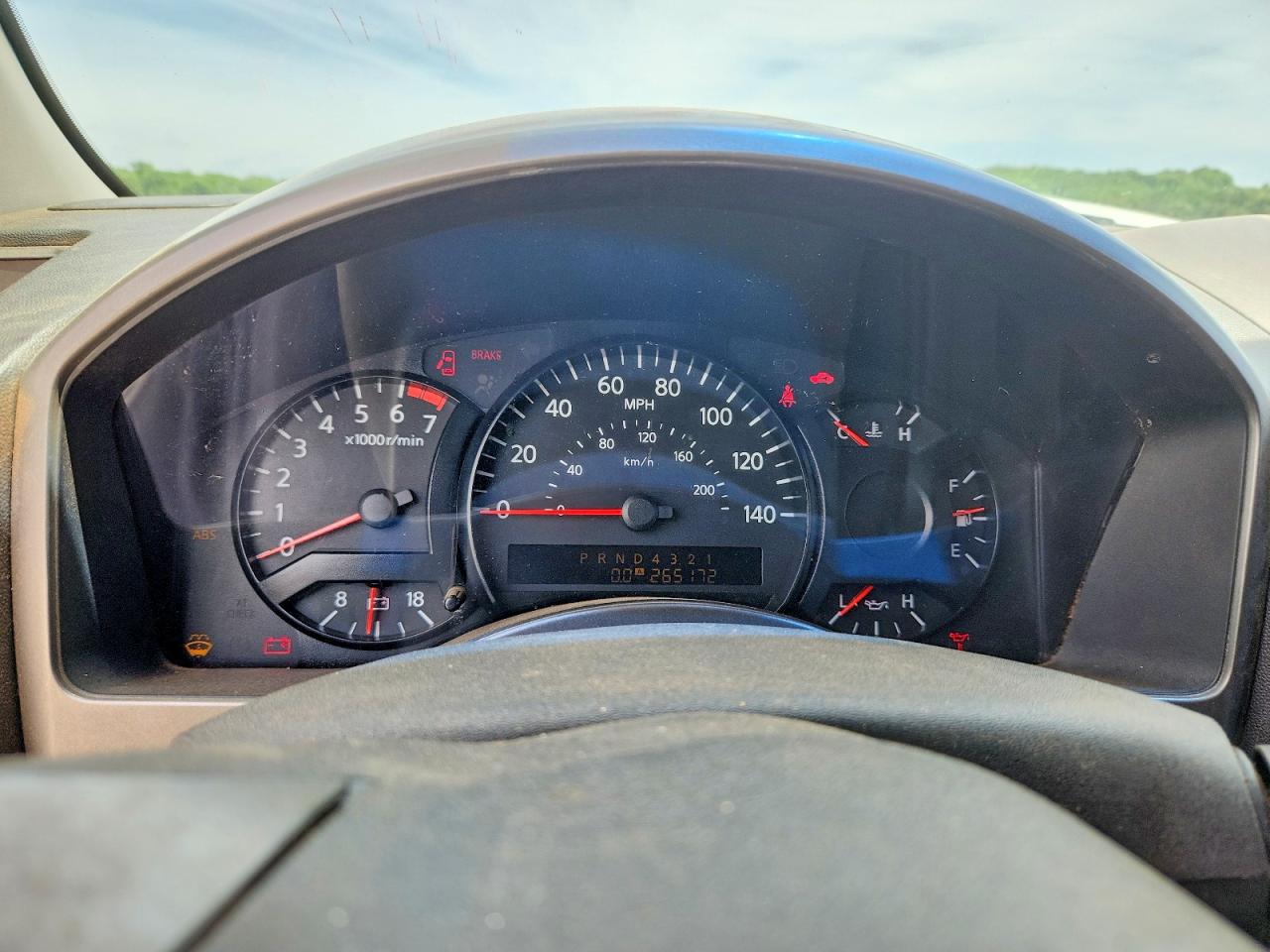 NISSAN TITAN 2005 — 10